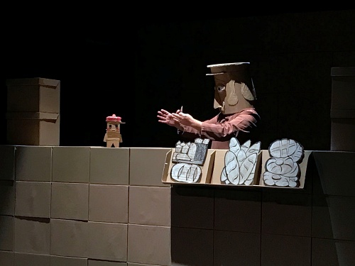 Los niños disfrutan con las enternecedoras historias de ‘Luppo’ y el teatro de títeres