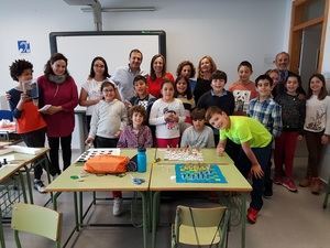 El CEIP Reyes Católicos de Vera dona para la investigación de la leucemia lo recaudado en su I Trofeo benéfico de ajedrez