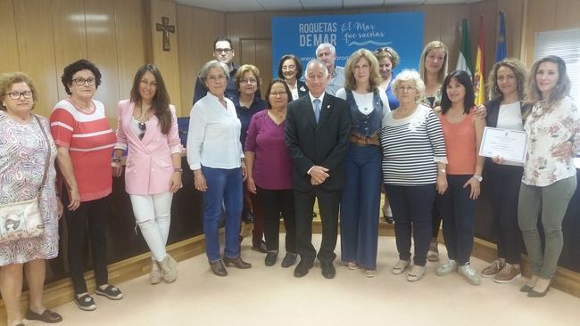 Amat entrega los premios de las Cruces de Mayo