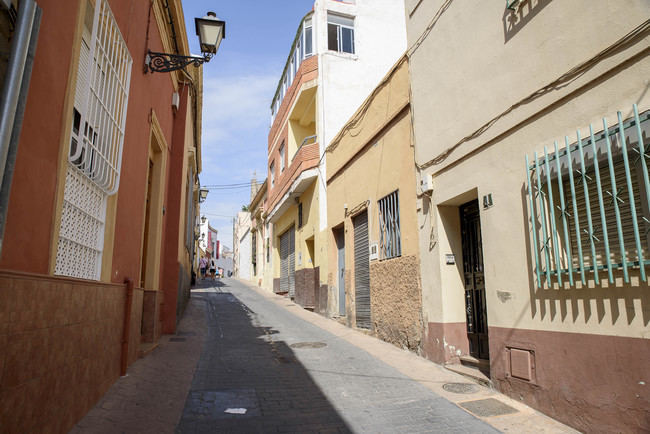 La expropiación de 14 inmuebles de la calle Almanzor mejorará el entorno de La Alcazaba