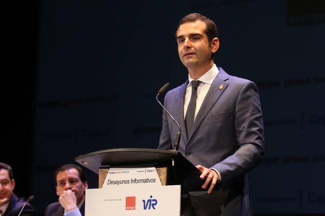 El alcalde de Almería promete una rebaja de impuestos en 2019