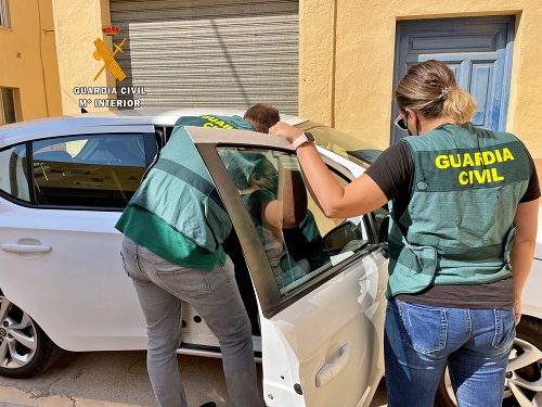 Detenido un menor por 9 robos en vehículos en Aguadulce