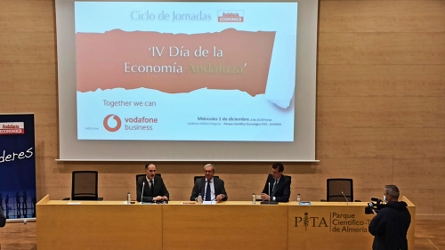 Velasco destaca el potencial de Almería en economía verde y energías renovables