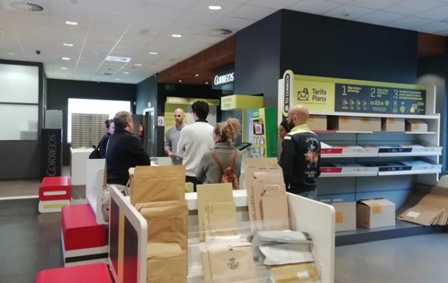 Correos recibe en Almería a sus visitantes durante la “Semana de la Administración Abierta 2023”