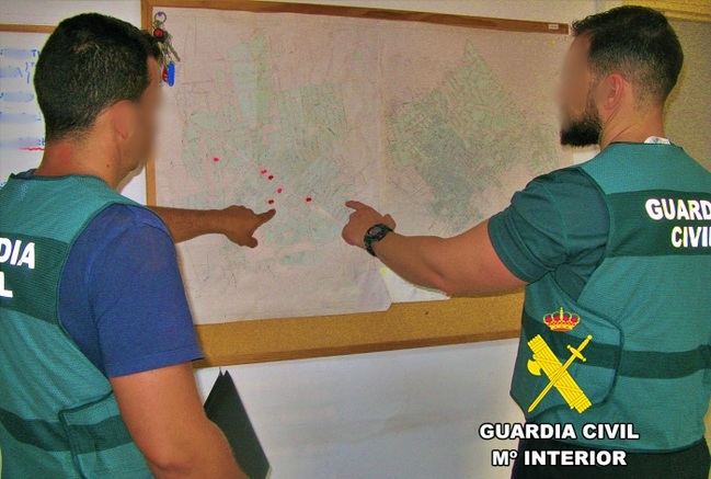 Detenidos por asaltar los comercios de su barrio en Níjar