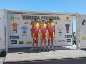 El Club Ciclista Ciudad de El Ejido participa en la Vuelta a Alicante