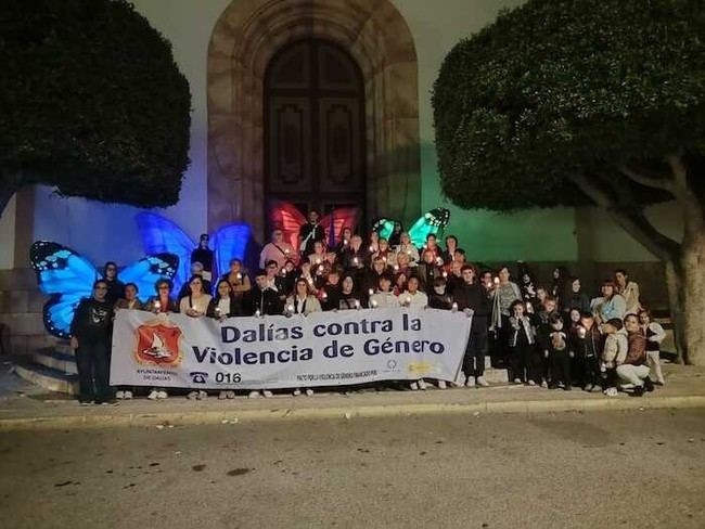 Dalías conmemora el Día Internacional de la Eliminación de la Violencia contra la Mujer