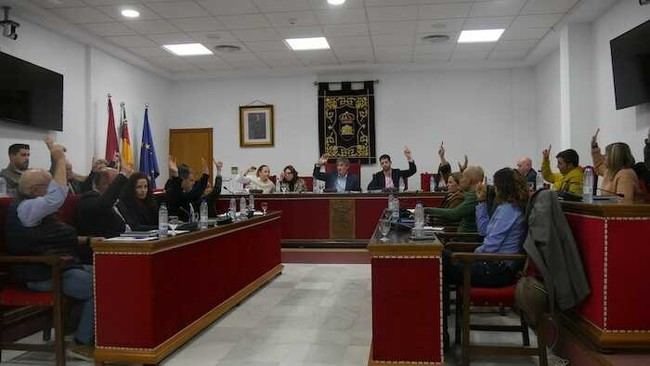 Adra apoya a pescadores ante drásticas reducciones en la pesca de arrastre