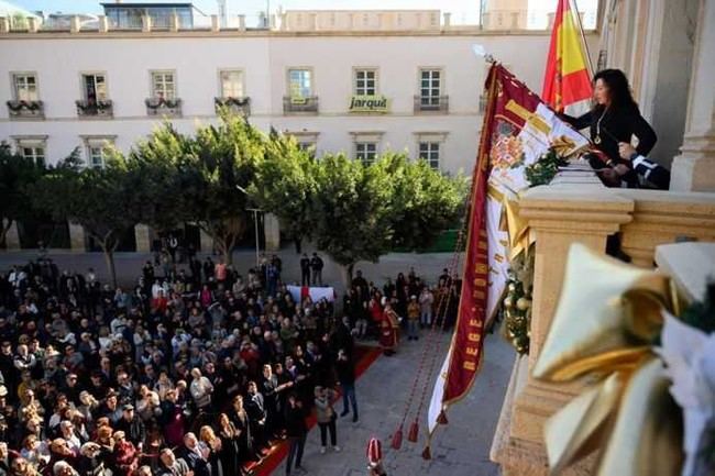 Almería conmemora el 'Día del Pendón' en nueva ubicación por obras