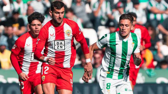 Almería aplasta al Córdoba 0-3 en LaLiga Hypermotion