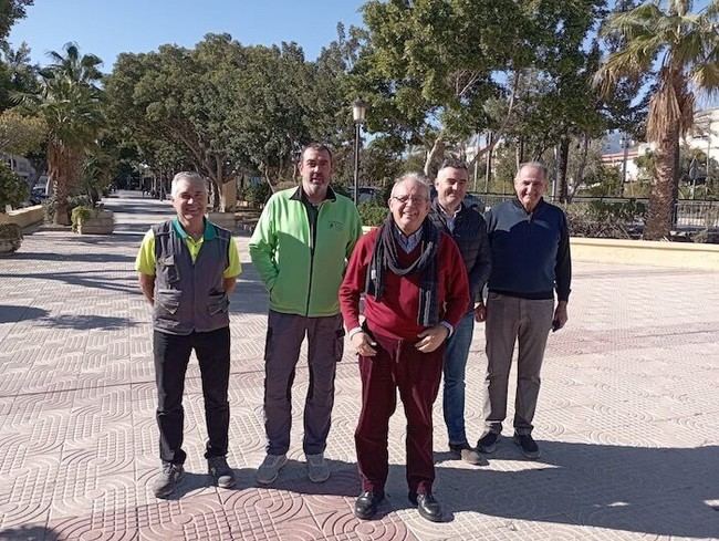 Vícar y Asprodesa impulsan una jornada de integración social y jardinería