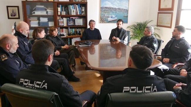 Adra refuerza su seguridad con la llegada de seis nuevos agentes de policía en formación