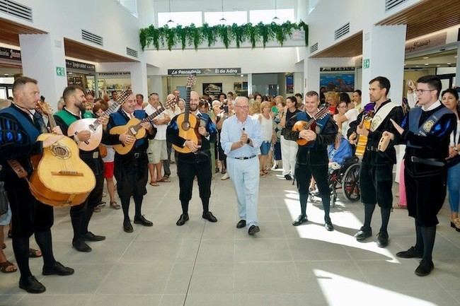 Taller de repostería y música de la Tuna en el Mercado de La Puebla de Vícar por San Valentín