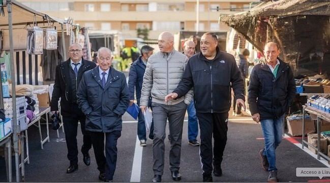 Nuevo mercadillo de Roquetas de Mar arranca en su nueva ubicación con más servicios y aparcamiento