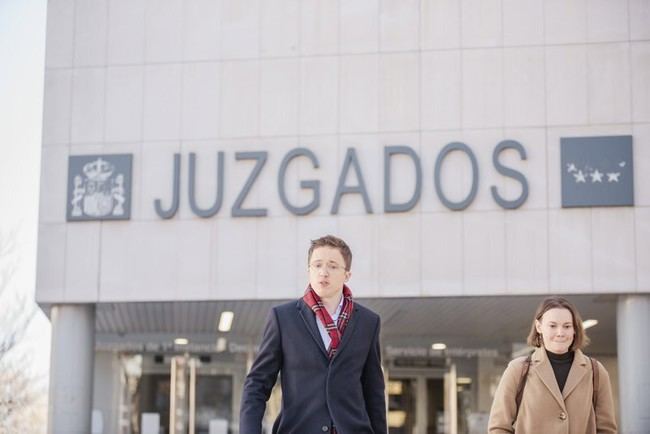 El juez del 'caso Errejón' toma declaración a testigos y familiares de Mouliaá