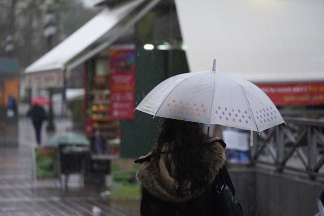 Aviso naranja por lluvia en Almería y amarillo en Cádiz y Málaga