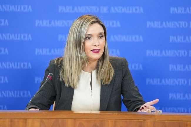 Montero promete derribar el Algarrobico si el PP no colabora antes