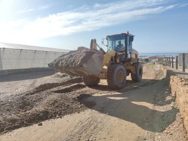 Adra mejora sus caminos rurales tras las lluvias intensas