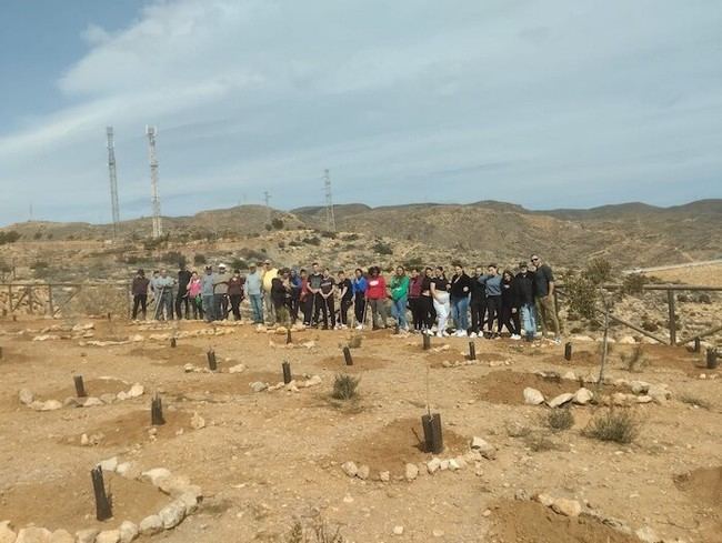 Plantan árboles en el Cordel de la Campita por el Día Mundial de los Bosques