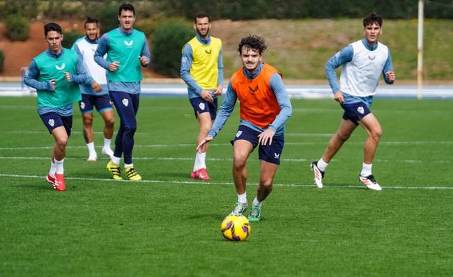 Guedes regresa al entrenamiento tras su lesión