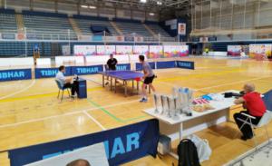 El paralímpico José Manuel Ruiz en el II Open de Tenis de Mesa de la Feria de Almería