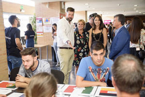 200 jóvenes acuden la Feria de Empleo y Movilidad