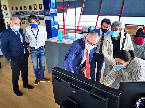 El equipo directivo de Torrecárdenas visita el Puerto de Almería