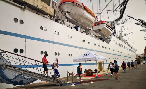 Llega a Almería el primer crucero tras 18 meses de parón