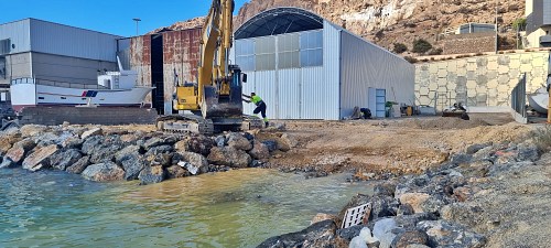 El Puerto de Almería construye una rampa de varado y botadura de pequeñas embarcaciones