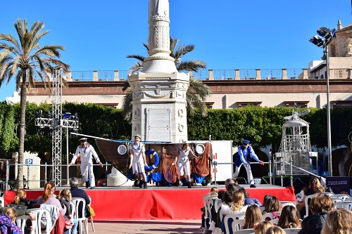 La Plaza Vieja se sumerge en el mar con los marineros alocados en ‘Glubs’