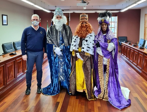 Los Reyes Magos llevan la ilusión a los niños de Huércal de Almería