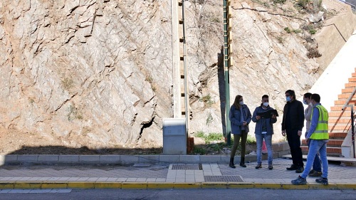 Adra lucirá un jardín vertical a los pies de la Torre de los Perdigones