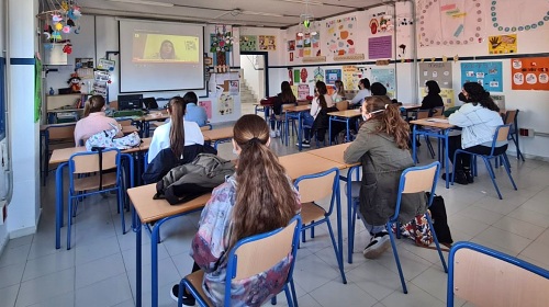 El alumnado de los IES de Adra reciben la charla ‘Libres de #postureo’