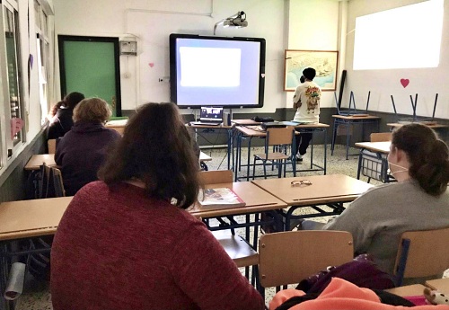 El IES Virgen del Mar de Adra recibe una charla de prevención de la violencia sexual y la trata