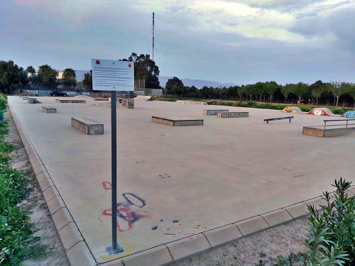 Otra de vandalismo: el cartel de la pista de skate