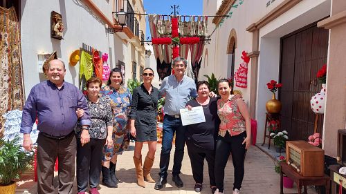 Manuel Cortés entrega los premios del Concurso de Cruces de Mayo