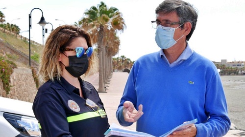 Habrá más vigilancia en las playas de las barriadas de Adra