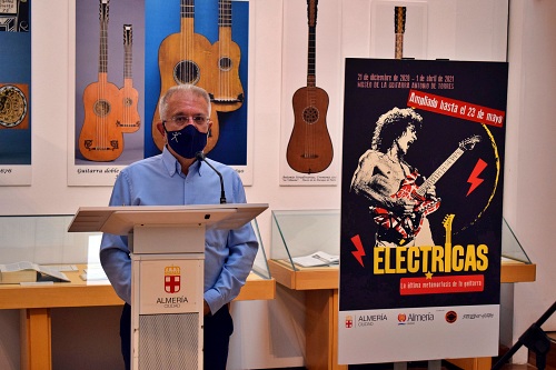 Liborio López da el toque práctico en la clausura de la exposición ‘Eléctricas’