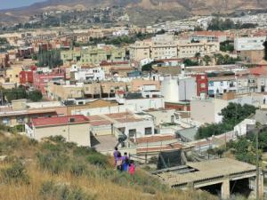 Un juego en familia para descifrar un misterio en las calles de Huércal de Almería