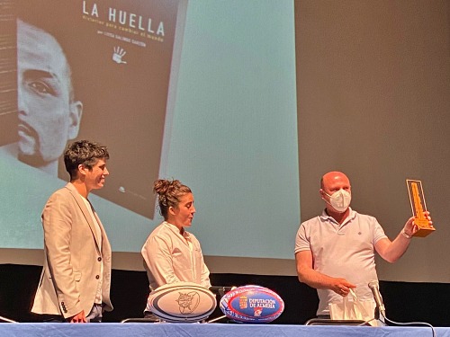 La jugadora de rugby olímpica Patricia García Rodríguez presenta en Adra ‘La Huella’