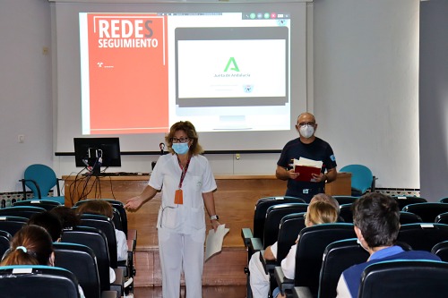 Profesionales del Hospital de Poniente se forman en situaciones de emergencia