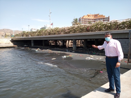 Cs exige retirar lodo fecal de la desembocadura de la Rambla de Almería