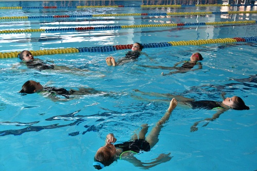 Exhibición del Club de Natación de Adra este viernes