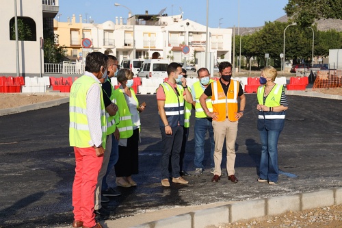 La delegada de Fomento visita las obras de la carretera de Pampanico