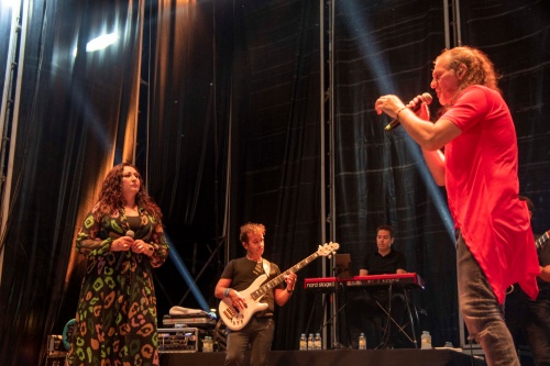 Camela triunfa con un concierto desde el primer minuto