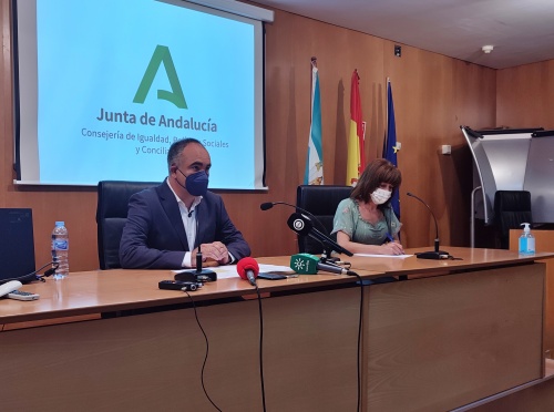 Proyecto piloto en El Ejido y Níjar para reducir a cero la lista de dependencia