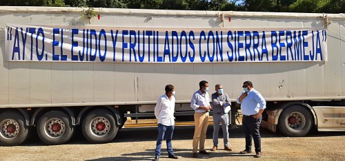 Ayuntamiento de El Ejido y Frutilados del Poniente donan 50.000 kilos de alimento para el ganado de Sierra Bermeja