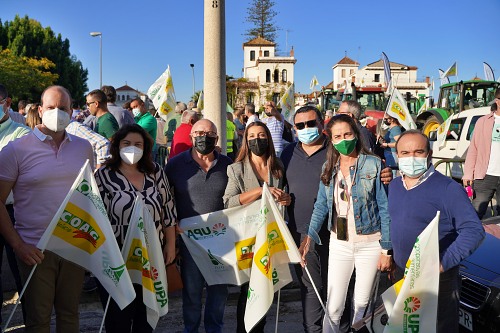 Ayuntamiento de El Ejido se suma a la manifestación en Sevilla contra la PAC