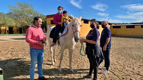 CEE Princesa Sofía participa en el programa de hipoterapia del PMD