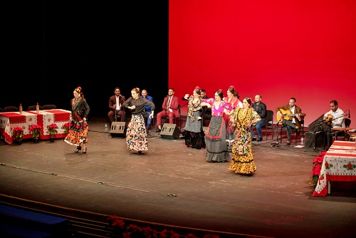 La primera zambomba flamenca de esta Navidad llena el Auditorio